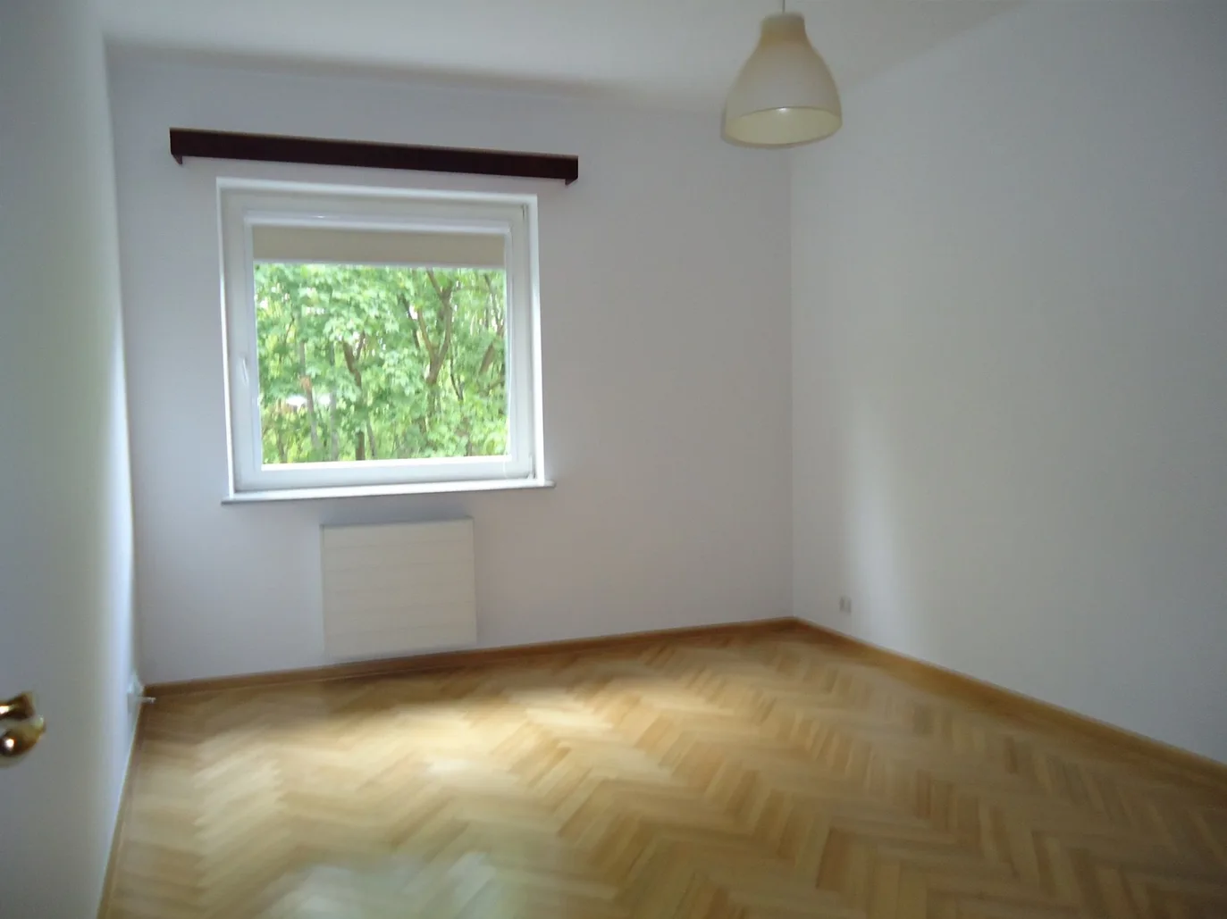 Spacious Apartmentin the Green Heart of Warsaw