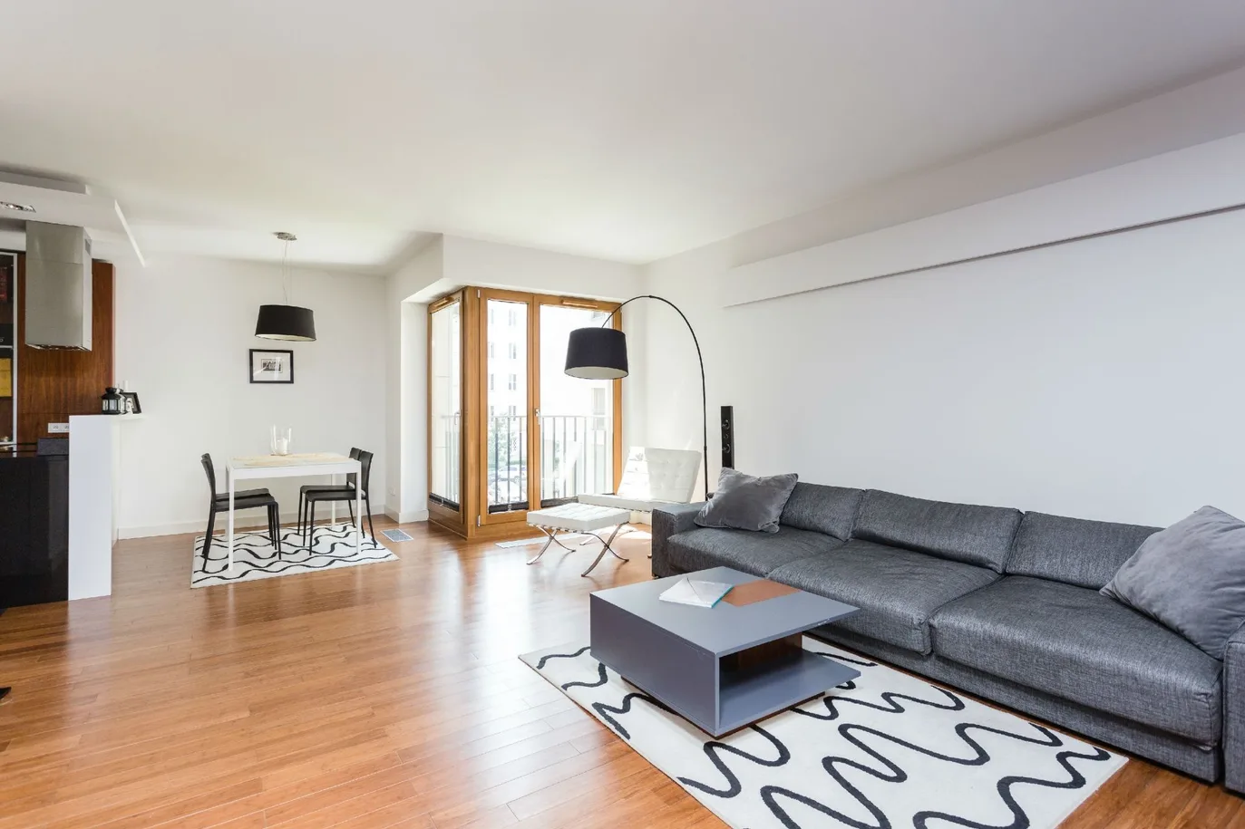 Luxurious, three-room apartment, city center
