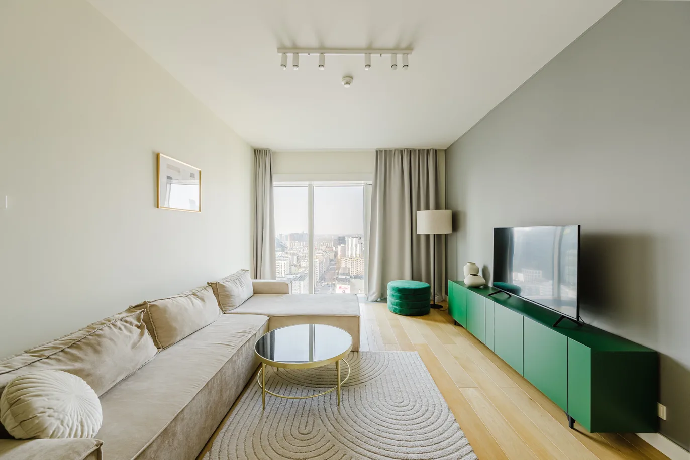 Złota 44 | Renovated Apartment with Skyline View