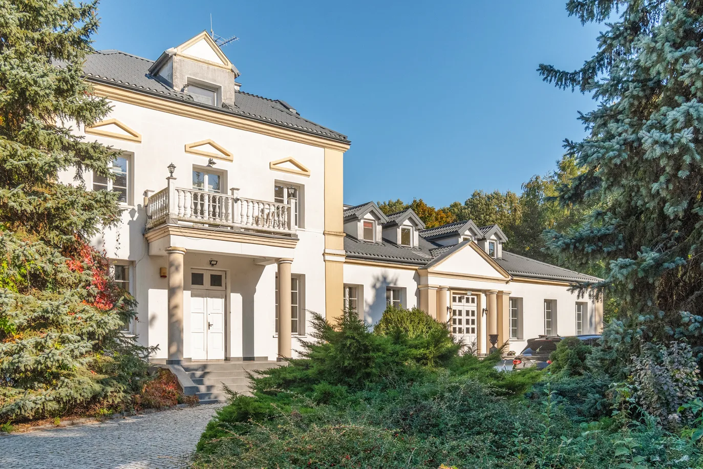 Historic mansion - about 100km from Warsaw