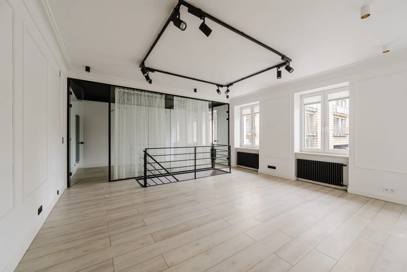 Elegant two-level unit for rent