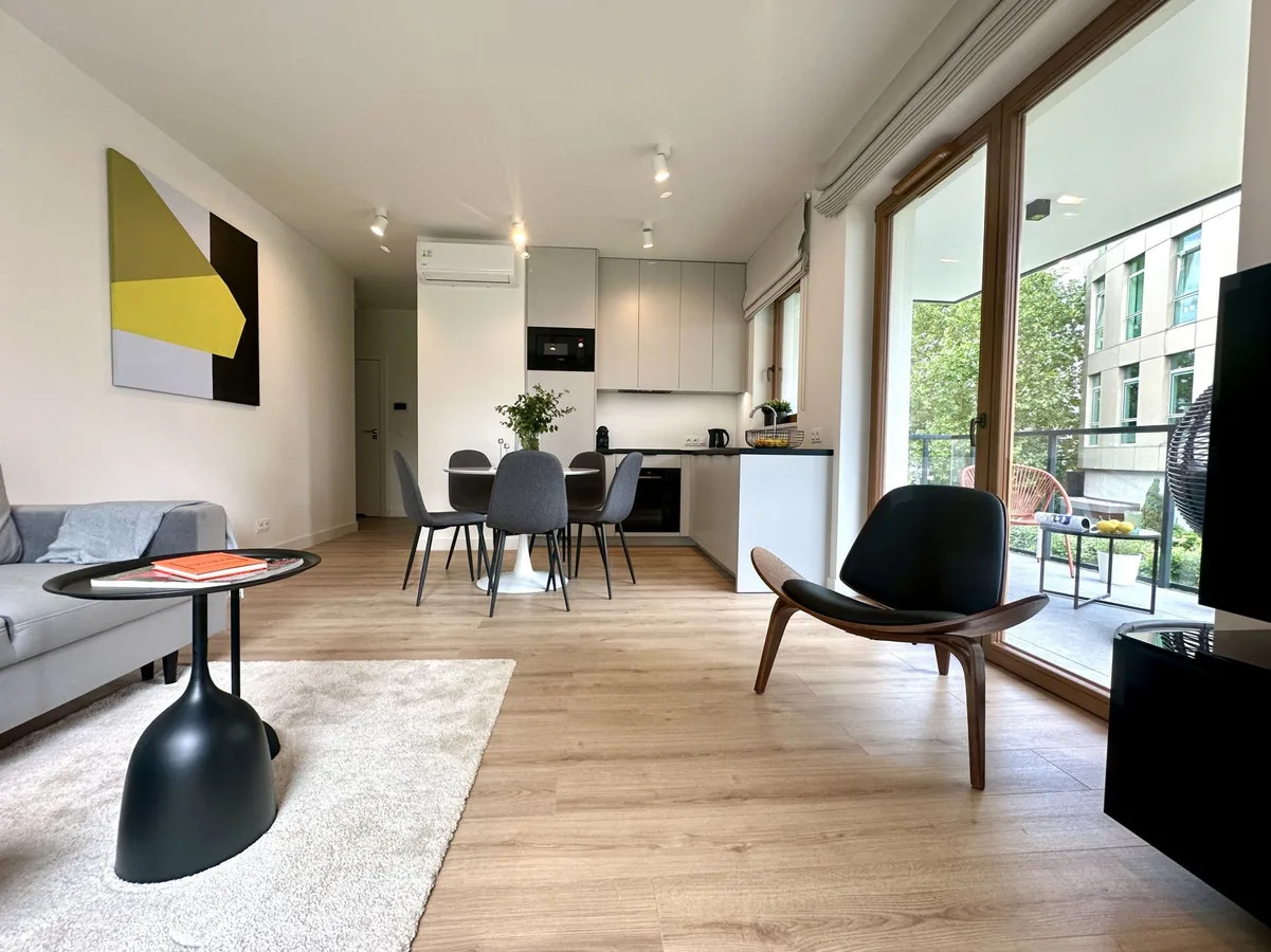 New three-room apartment, Bliska Wola