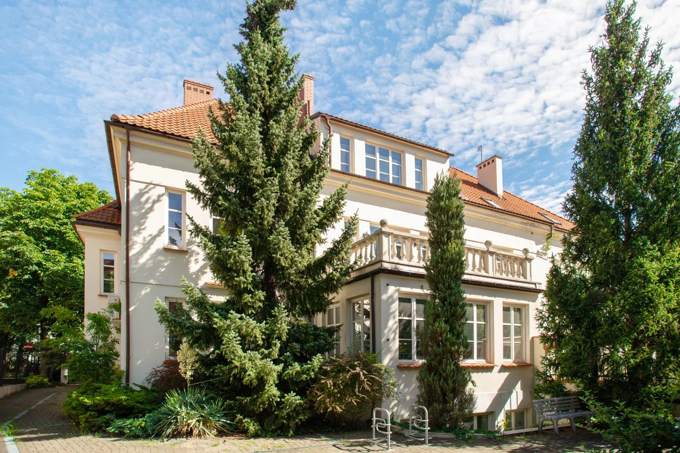 An elegant house for office purposes in Żoliborz