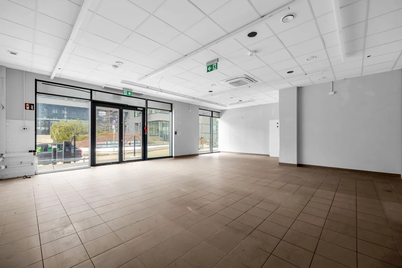 Service premises | Flexible layout options | 100m2