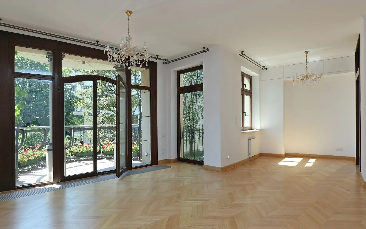 Apartment for rent, located on Niecała Street