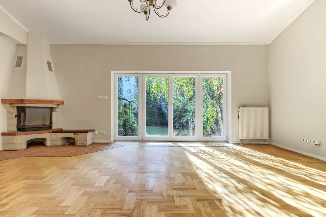Elegant House with Private Garden in Ochota