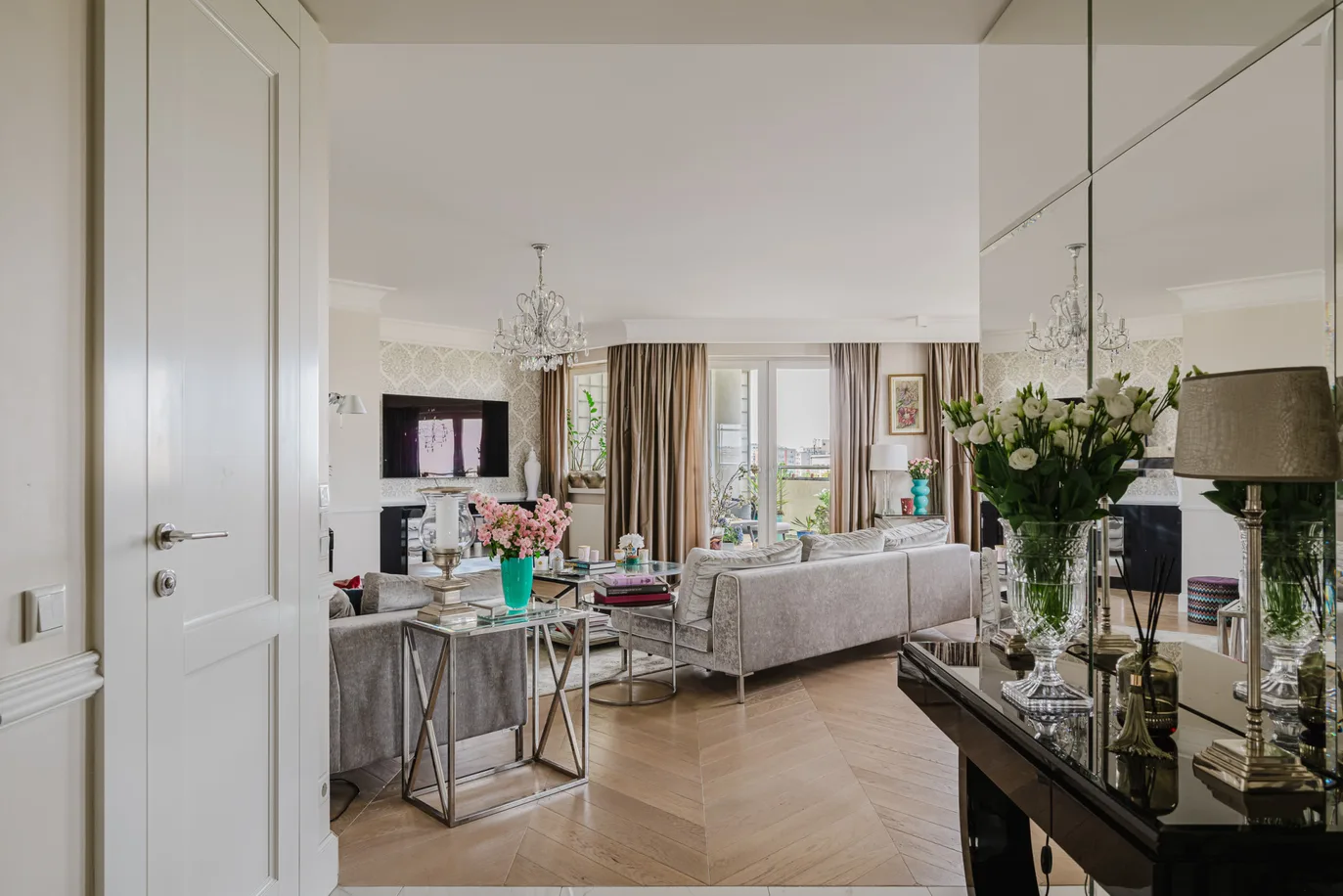 Elegant Apartment with Panoramic Views | Mokotów