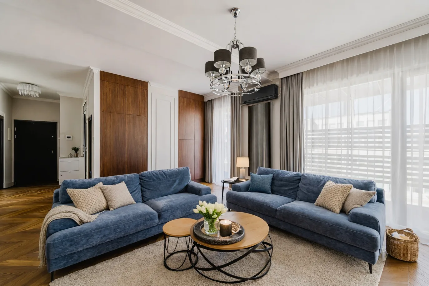 Top floor apartment in the very center
