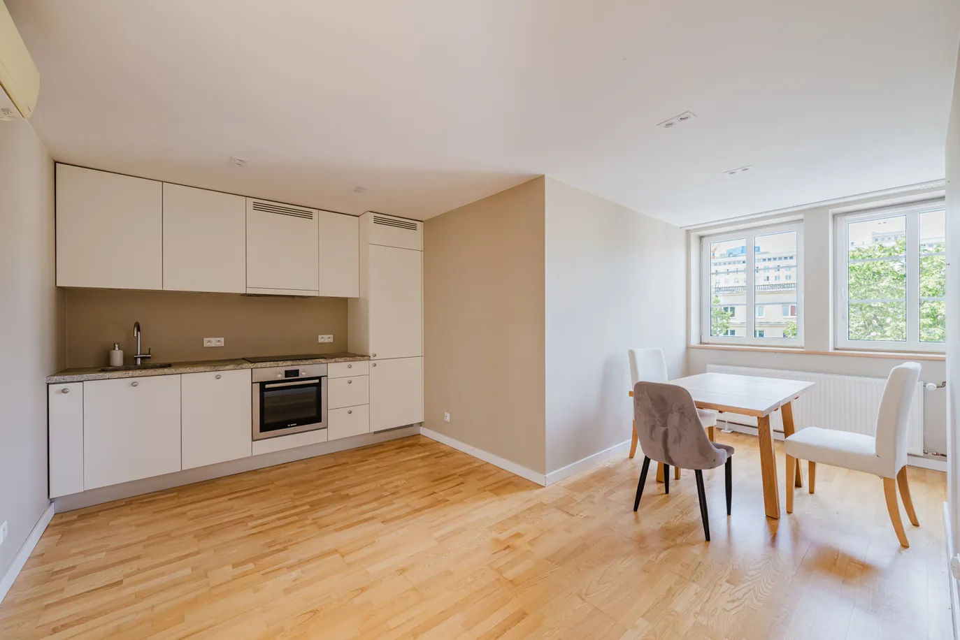 Nowy Świat | 90 sqm | Balcony
