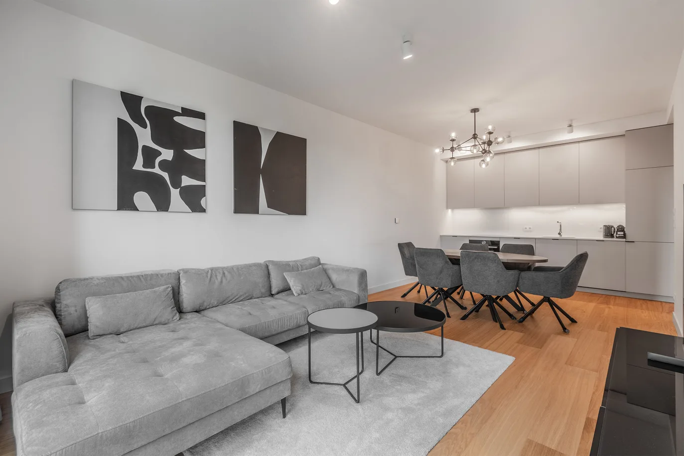 New, four-room apartment, Grzybowska