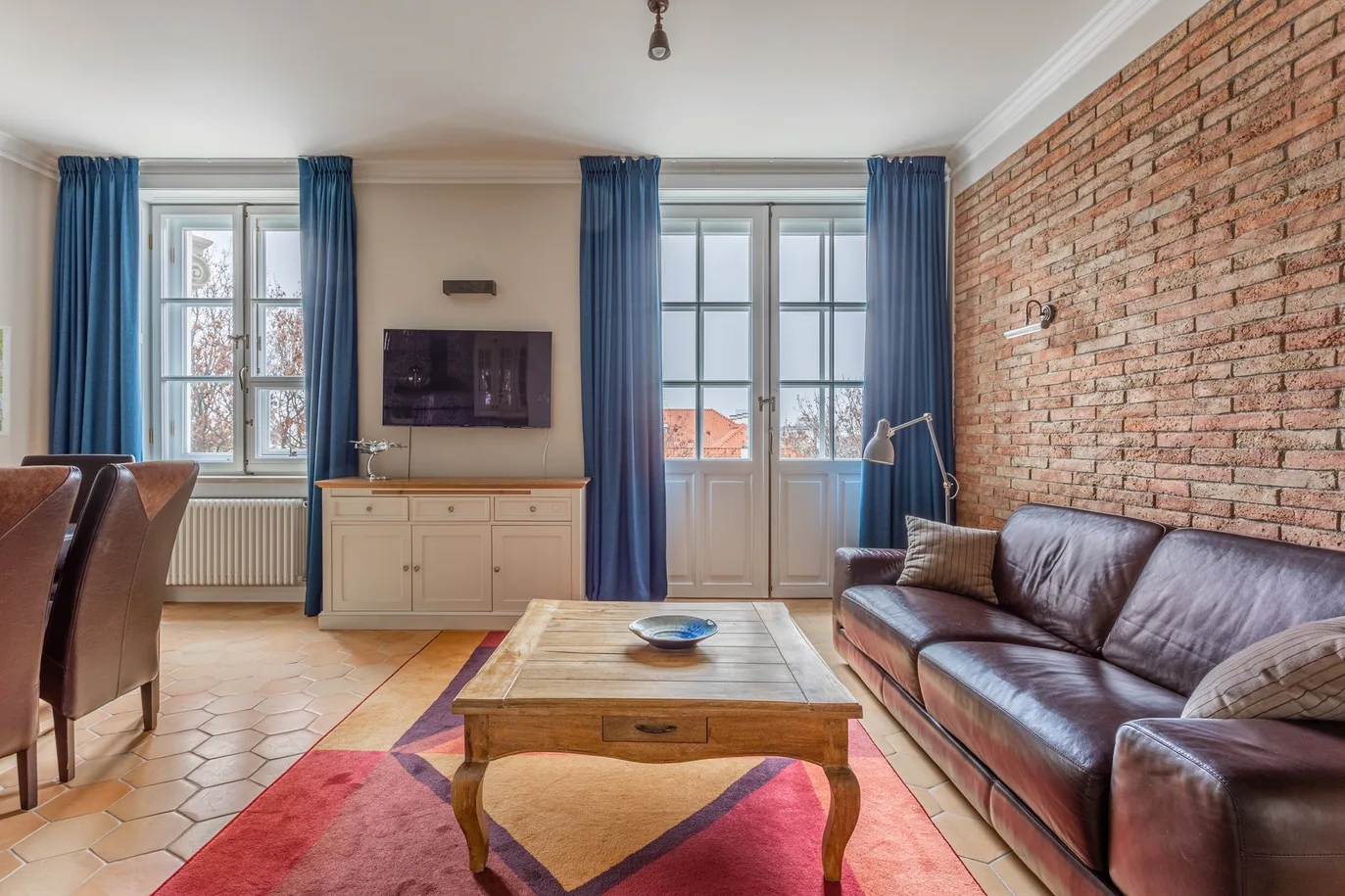 Beautiful apartment in Reymontówka