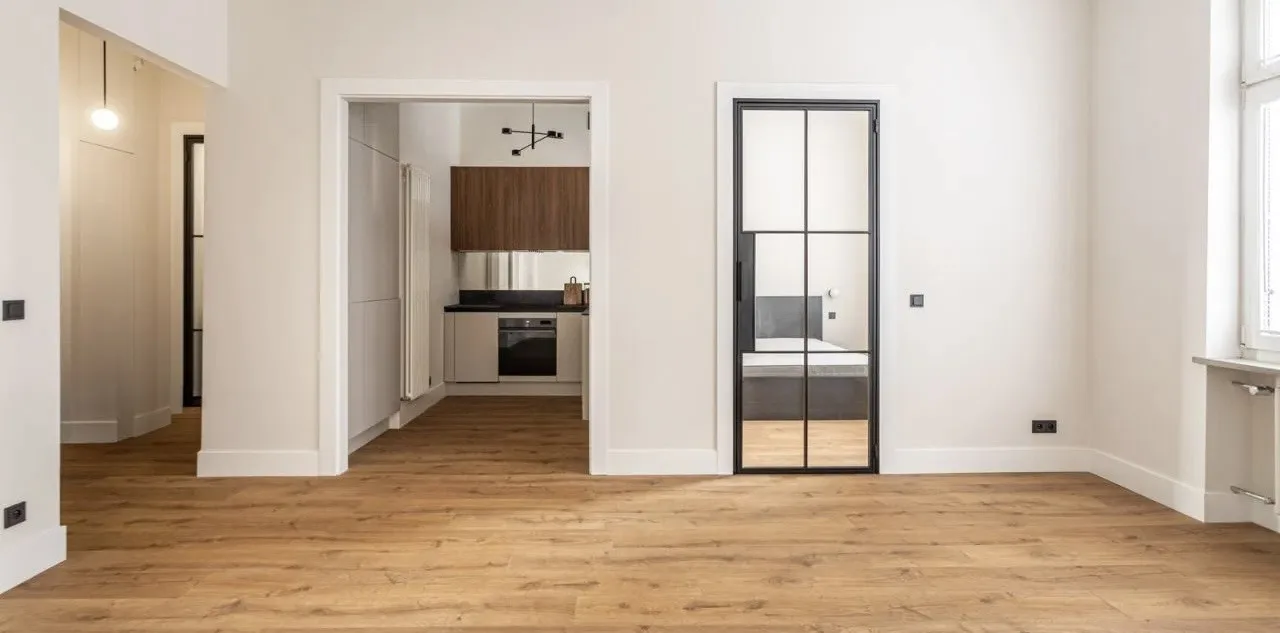 Exceptional Two Room Apartment in Warsaw Centre