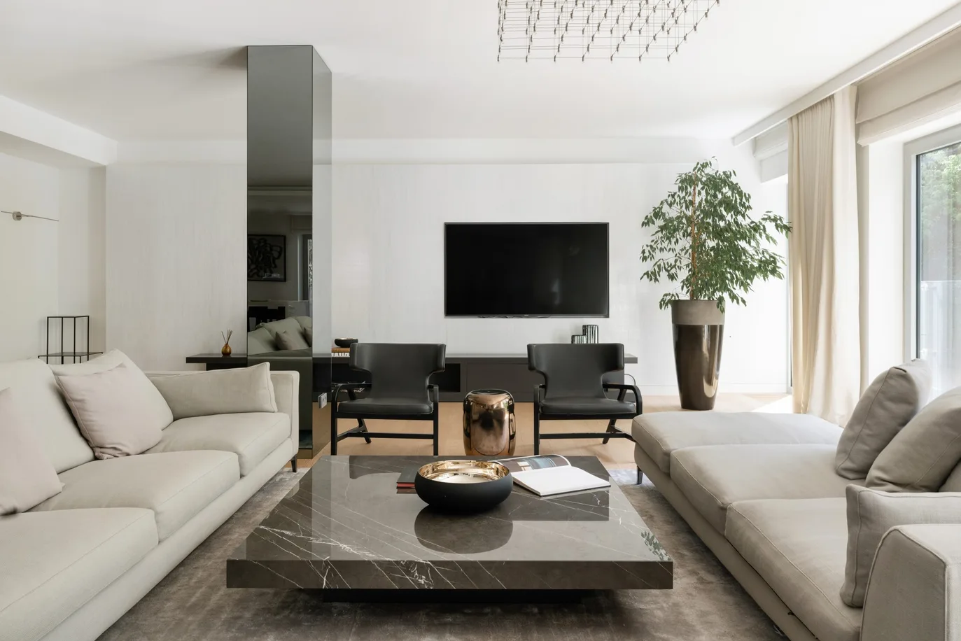 A unique apartment in Park Lane Residence