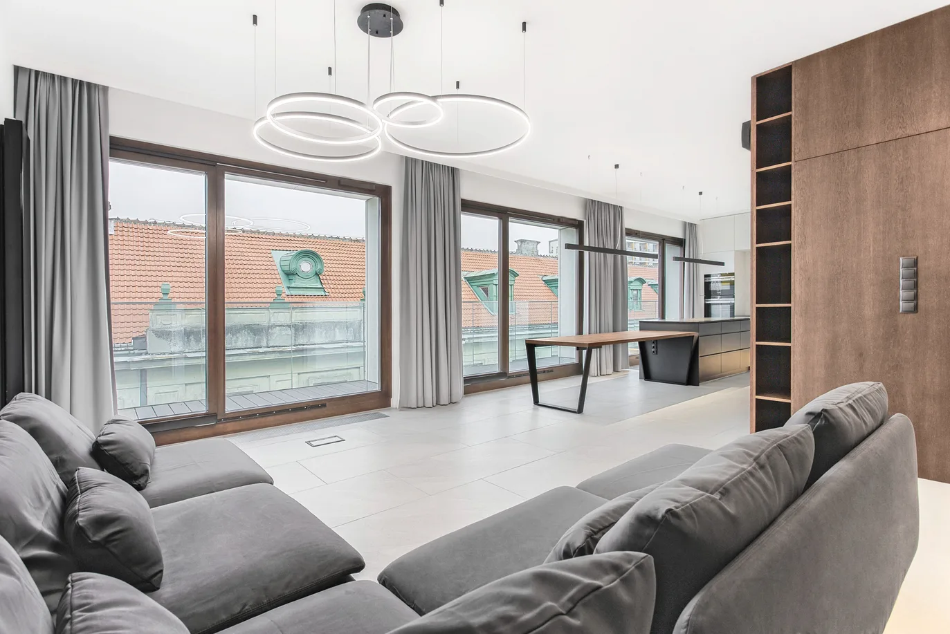 An apartment in the heart of the city hidden amon