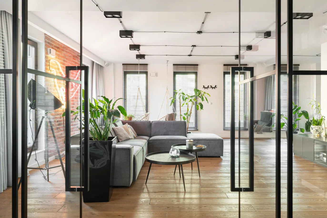 2-level apartment with 3 terraces in Ochota