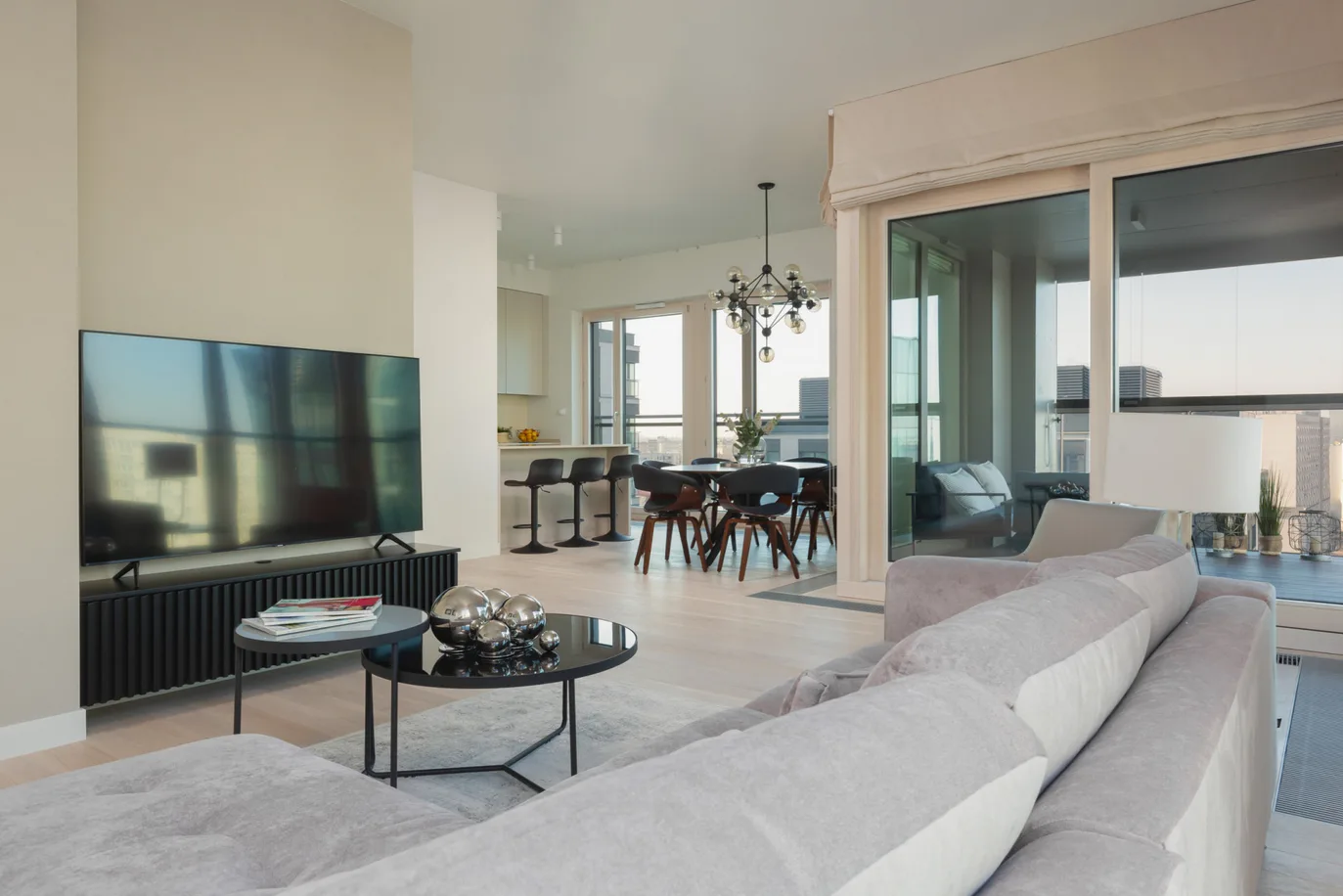A luxurious apartment, Mennica Residence