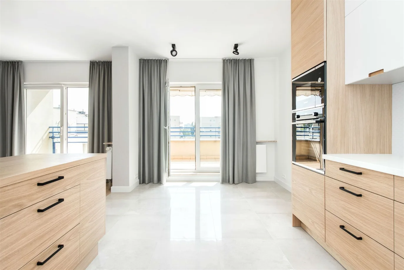 Luxurious apartment next to British school
