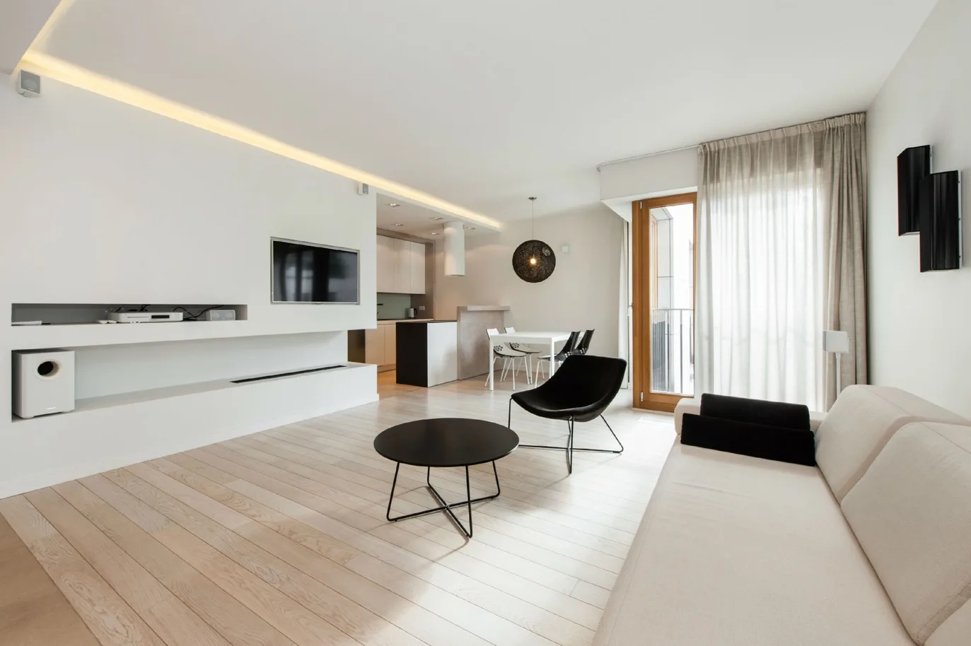 Luxury apartment in the center of Warsaw
