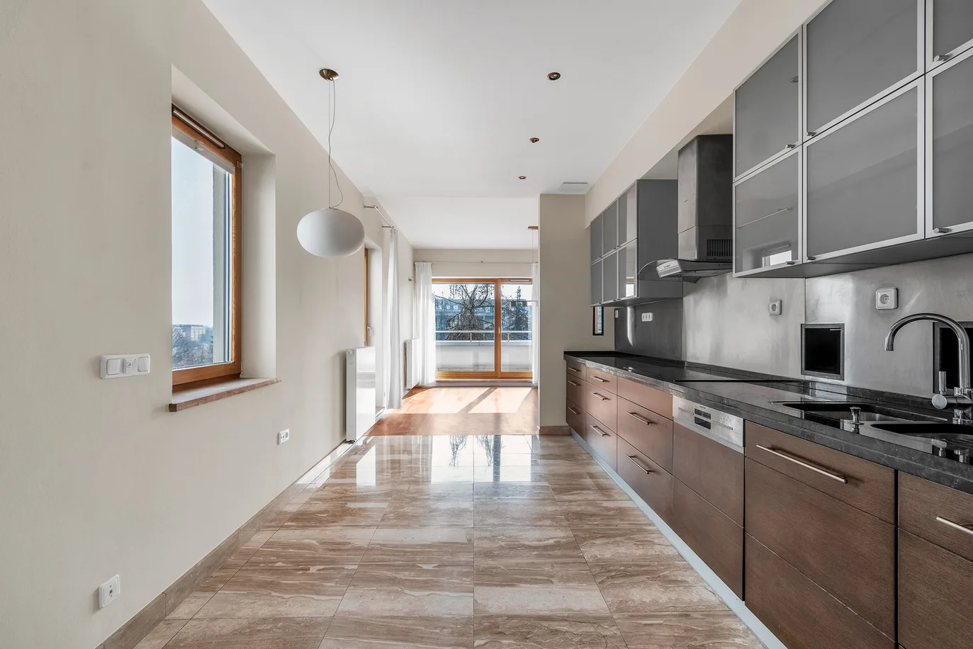Modern Apartment in Eco Park